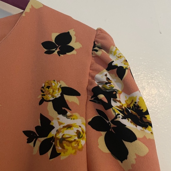 Melloday Short Sleeve Blouse - Picture 4 of 5